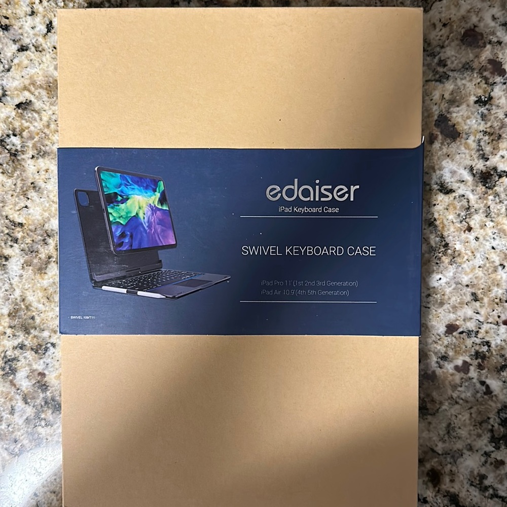 iPad Pro, iPad Ait Swivel Keyboard Case - new in box
